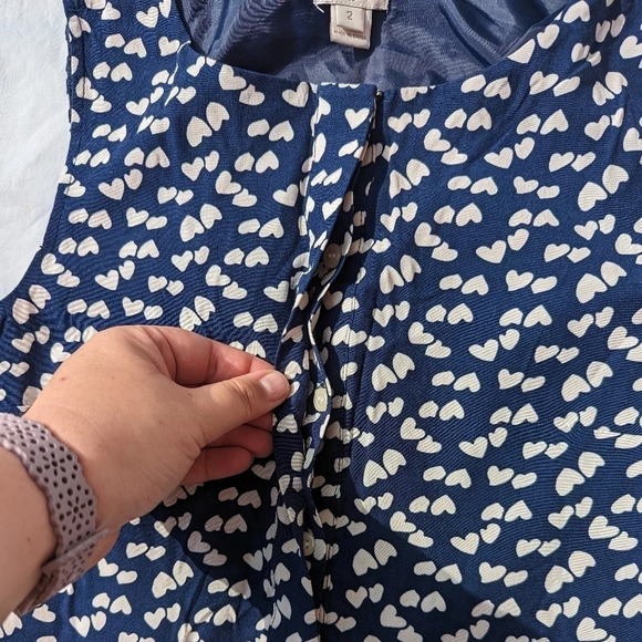 J Crew Navy Blue w. White Heart Print Tank Top Woman's Size 2 - Picture 5 of 8